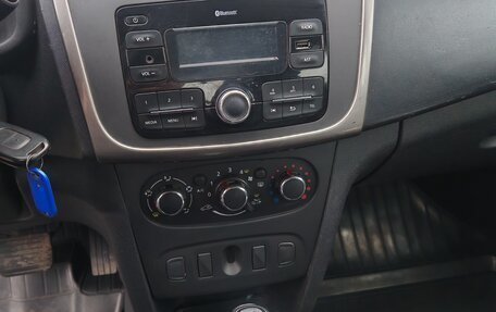 Renault Logan II, 2021 год, 619 000 рублей, 2 фотография