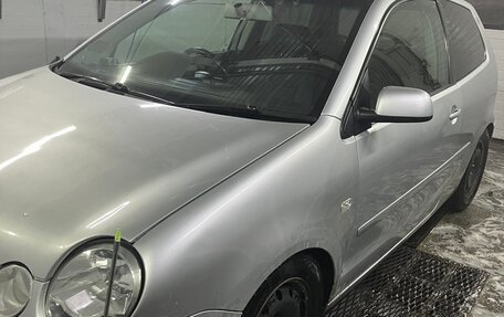 Volkswagen Polo IV рестайлинг, 2002 год, 250 000 рублей, 2 фотография