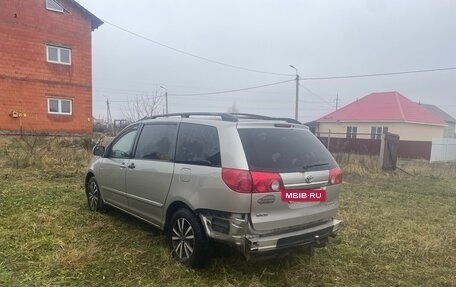 Toyota Sienna II рестайлинг, 2005 год, 1 000 000 рублей, 5 фотография