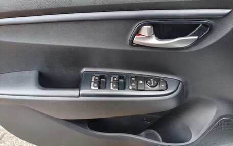 KIA Rio IV, 2018 год, 1 419 000 рублей, 12 фотография