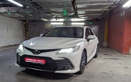 Toyota Camry, 2021 год, 3 600 000 рублей, 1 фотография