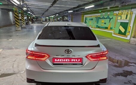 Toyota Camry, 2021 год, 3 600 000 рублей, 5 фотография