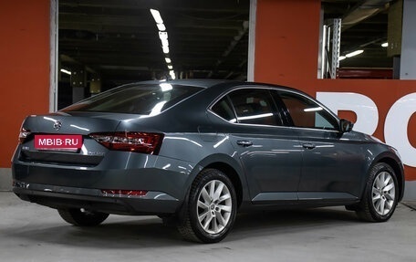 Skoda Superb III рестайлинг, 2019 год, 1 998 000 рублей, 5 фотография