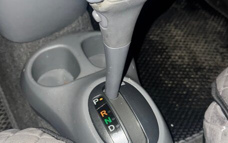 Toyota Yaris I рестайлинг, 2002 год, 295 000 рублей, 8 фотография