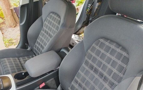 Audi A4, 2011 год, 950 000 рублей, 14 фотография