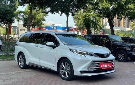 Toyota Sienna, 2021 год, 3 270 000 рублей, 3 фотография