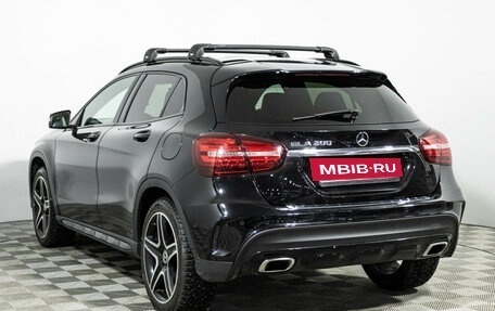 Mercedes-Benz GLA, 2019 год, 2 100 000 рублей, 7 фотография