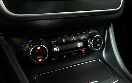 Mercedes-Benz GLA, 2019 год, 2 100 000 рублей, 17 фотография