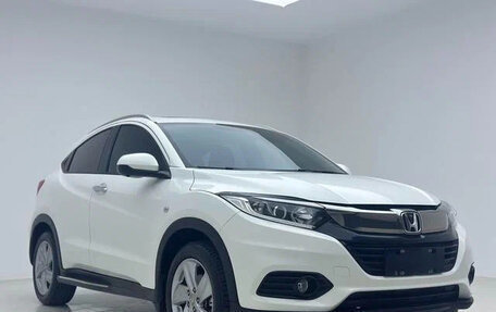 Honda Vezel, 2022 год, 1 660 000 рублей, 3 фотография