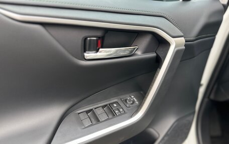 Toyota RAV4, 2025 год, 4 130 000 рублей, 12 фотография