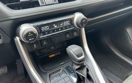 Toyota RAV4, 2025 год, 4 130 000 рублей, 8 фотография