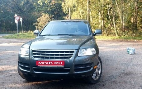 Volkswagen Touareg III, 2004 год, 799 999 рублей, 6 фотография