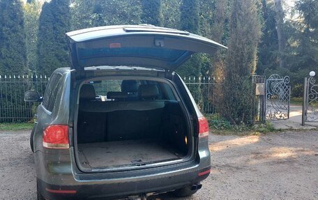 Volkswagen Touareg III, 2004 год, 799 999 рублей, 7 фотография