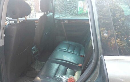 Volkswagen Touareg III, 2004 год, 799 999 рублей, 11 фотография