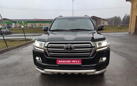 Toyota Land Cruiser 200, 2018 год, 6 800 000 рублей, 1 фотография