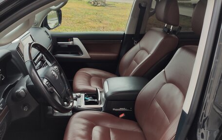 Toyota Land Cruiser 200, 2018 год, 6 800 000 рублей, 7 фотография