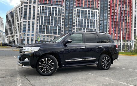 Toyota Land Cruiser 200, 2018 год, 6 800 000 рублей, 13 фотография