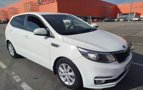 KIA Rio III рестайлинг, 2016 год, 900 000 рублей, 2 фотография