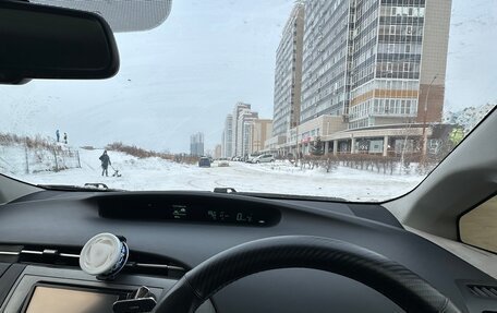 Toyota Prius, 2014 год, 950 000 рублей, 9 фотография