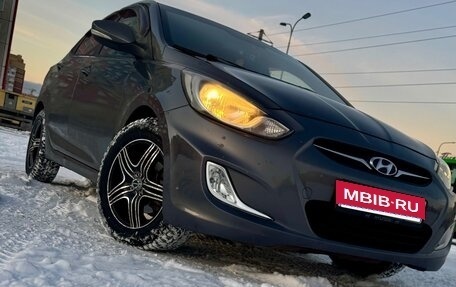 Hyundai Solaris II рестайлинг, 2011 год, 700 000 рублей, 2 фотография