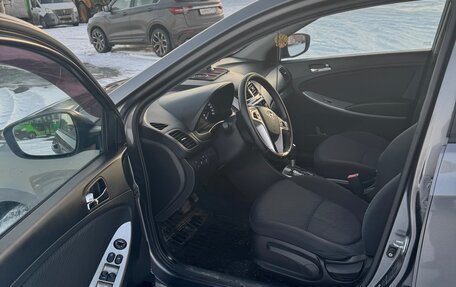 Hyundai Solaris II рестайлинг, 2011 год, 700 000 рублей, 11 фотография