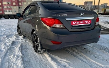 Hyundai Solaris II рестайлинг, 2011 год, 700 000 рублей, 4 фотография