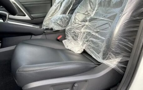 Mitsubishi Montero Sport, 2023 год, 5 150 000 рублей, 3 фотография