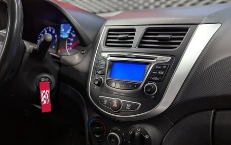 Hyundai Solaris II рестайлинг, 2013 год, 730 000 рублей, 23 фотография