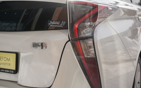 Toyota Prius IV XW50, 2017 год, 1 688 000 рублей, 8 фотография