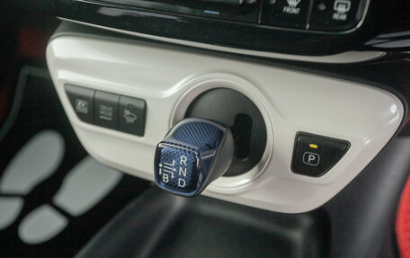 Toyota Prius IV XW50, 2017 год, 1 688 000 рублей, 14 фотография