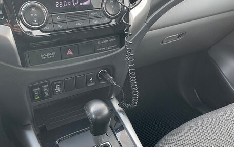 Mitsubishi L200 IV рестайлинг, 2017 год, 1 600 000 рублей, 4 фотография