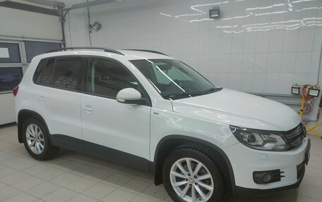 Volkswagen Tiguan I, 2015 год, 1 390 000 рублей, 2 фотография
