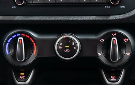 KIA Rio IV, 2017 год, 1 368 000 рублей, 19 фотография