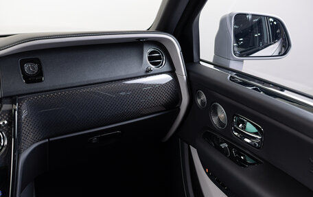 Rolls-Royce Cullinan, 2024 год, 61 990 000 рублей, 23 фотография