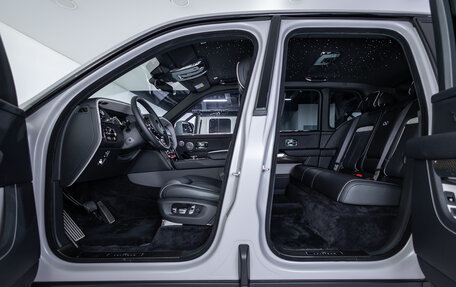 Rolls-Royce Cullinan, 2024 год, 61 990 000 рублей, 28 фотография