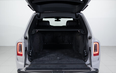 Rolls-Royce Cullinan, 2024 год, 61 990 000 рублей, 35 фотография