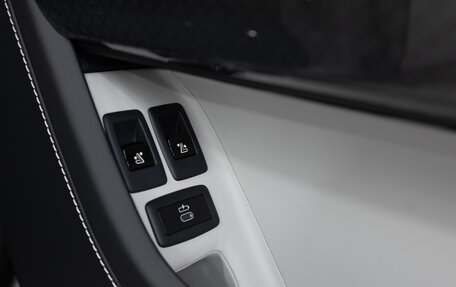 Rolls-Royce Cullinan, 2024 год, 61 990 000 рублей, 30 фотография