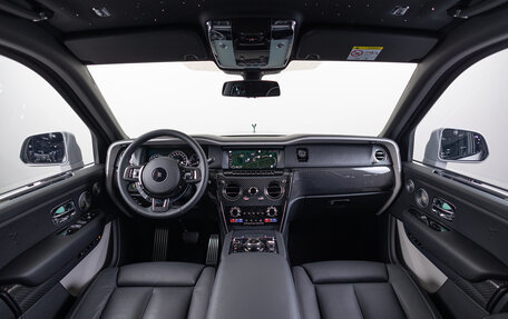 Rolls-Royce Cullinan, 2024 год, 61 990 000 рублей, 34 фотография