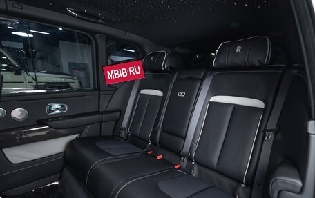 Rolls-Royce Cullinan, 2024 год, 61 990 000 рублей, 33 фотография