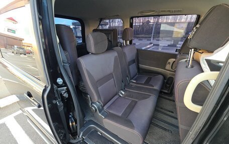 Nissan Serena III, 2010 год, 990 000 рублей, 12 фотография