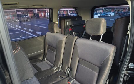 Nissan Serena III, 2010 год, 990 000 рублей, 19 фотография