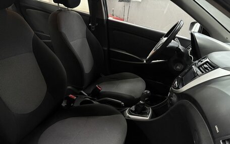 Hyundai Solaris II рестайлинг, 2011 год, 649 777 рублей, 20 фотография