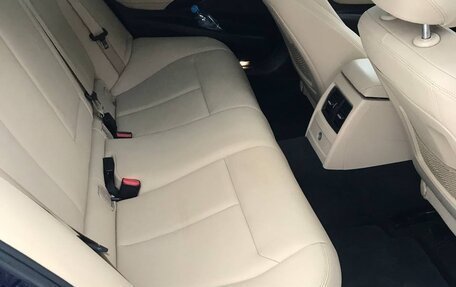 BMW 3 серия, 2017 год, 2 300 000 рублей, 15 фотография