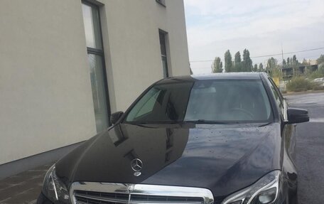 Mercedes-Benz E-Класс, 2015 год, 1 750 000 рублей, 4 фотография