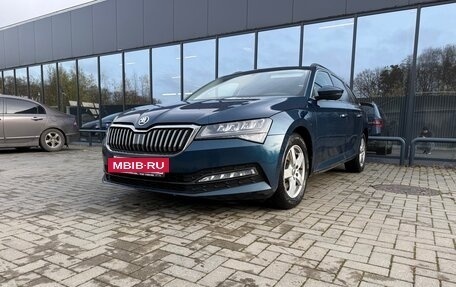 Skoda Superb III рестайлинг, 2020 год, 2 240 000 рублей, 2 фотография