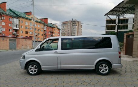 Volkswagen Caravelle T5, 2015 год, 2 500 000 рублей, 3 фотография