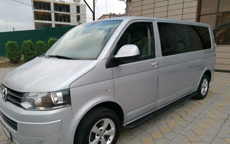 Volkswagen Caravelle T5, 2015 год, 2 500 000 рублей, 4 фотография
