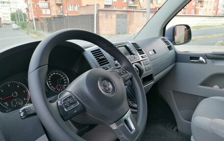 Volkswagen Caravelle T5, 2015 год, 2 500 000 рублей, 9 фотография