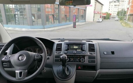 Volkswagen Caravelle T5, 2015 год, 2 500 000 рублей, 11 фотография