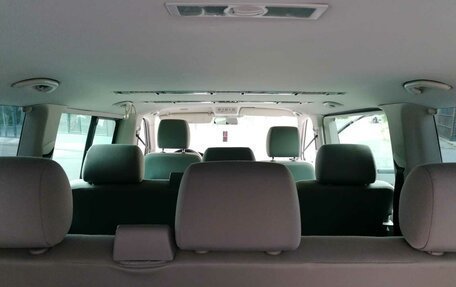 Volkswagen Caravelle T5, 2015 год, 2 500 000 рублей, 16 фотография